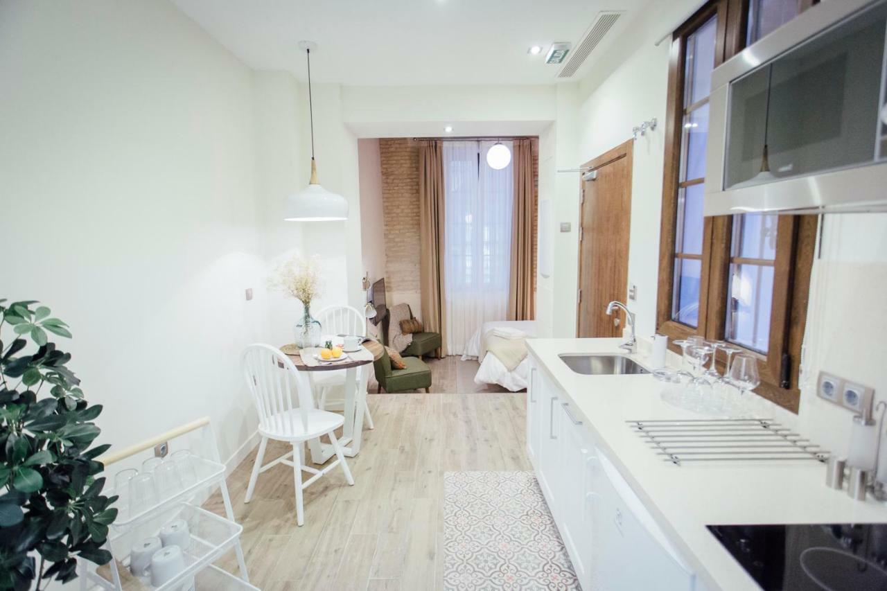 One&Lux Byron Suites Sevilla Eksteriør bilde