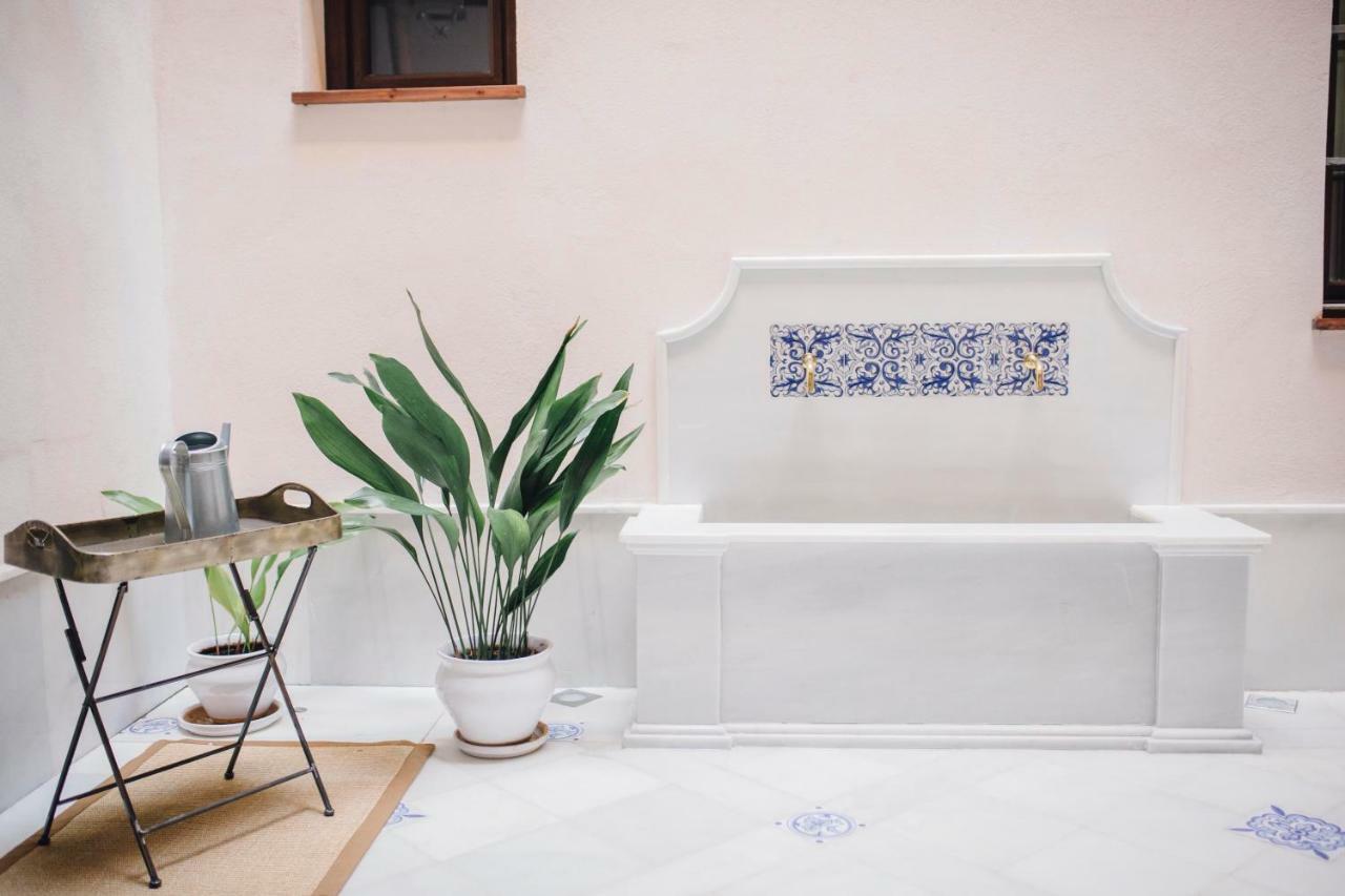 One&Lux Byron Suites Sevilla Eksteriør bilde