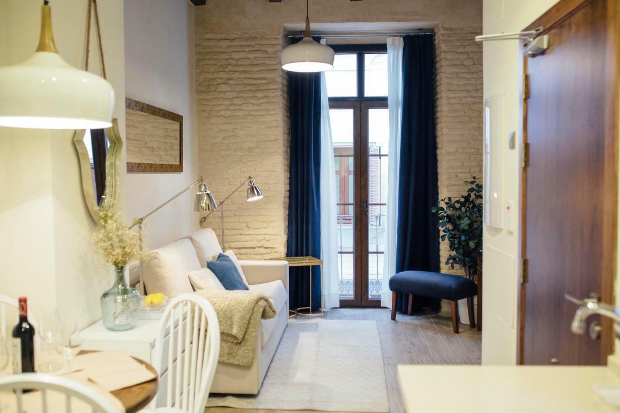 One&Lux Byron Suites Sevilla Eksteriør bilde