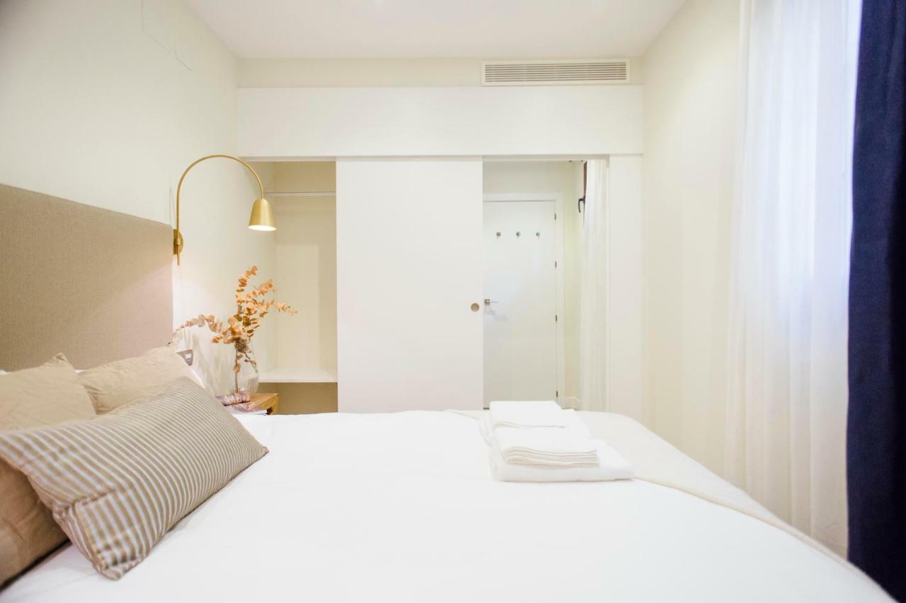 One&Lux Byron Suites Sevilla Eksteriør bilde