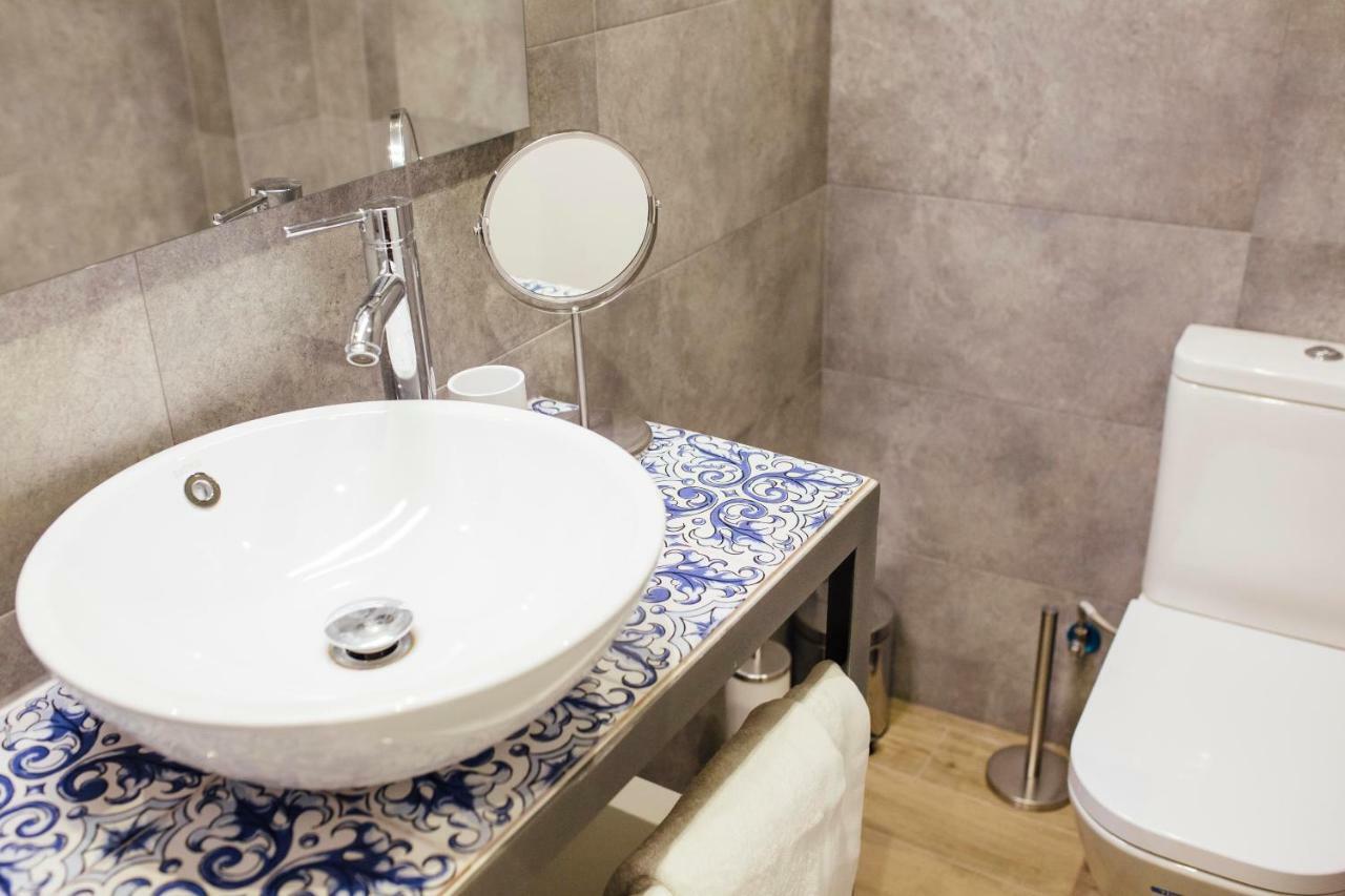 One&Lux Byron Suites Sevilla Eksteriør bilde