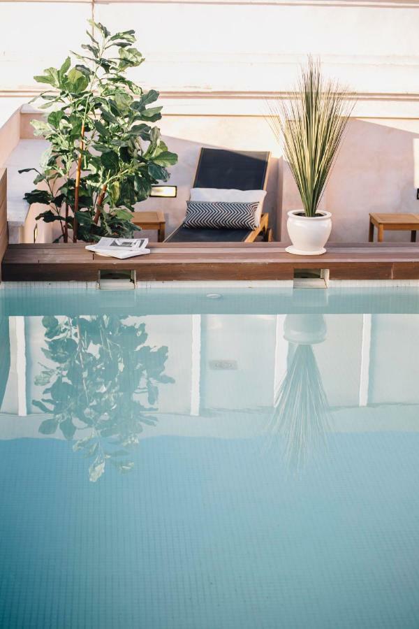 One&Lux Byron Suites Sevilla Eksteriør bilde