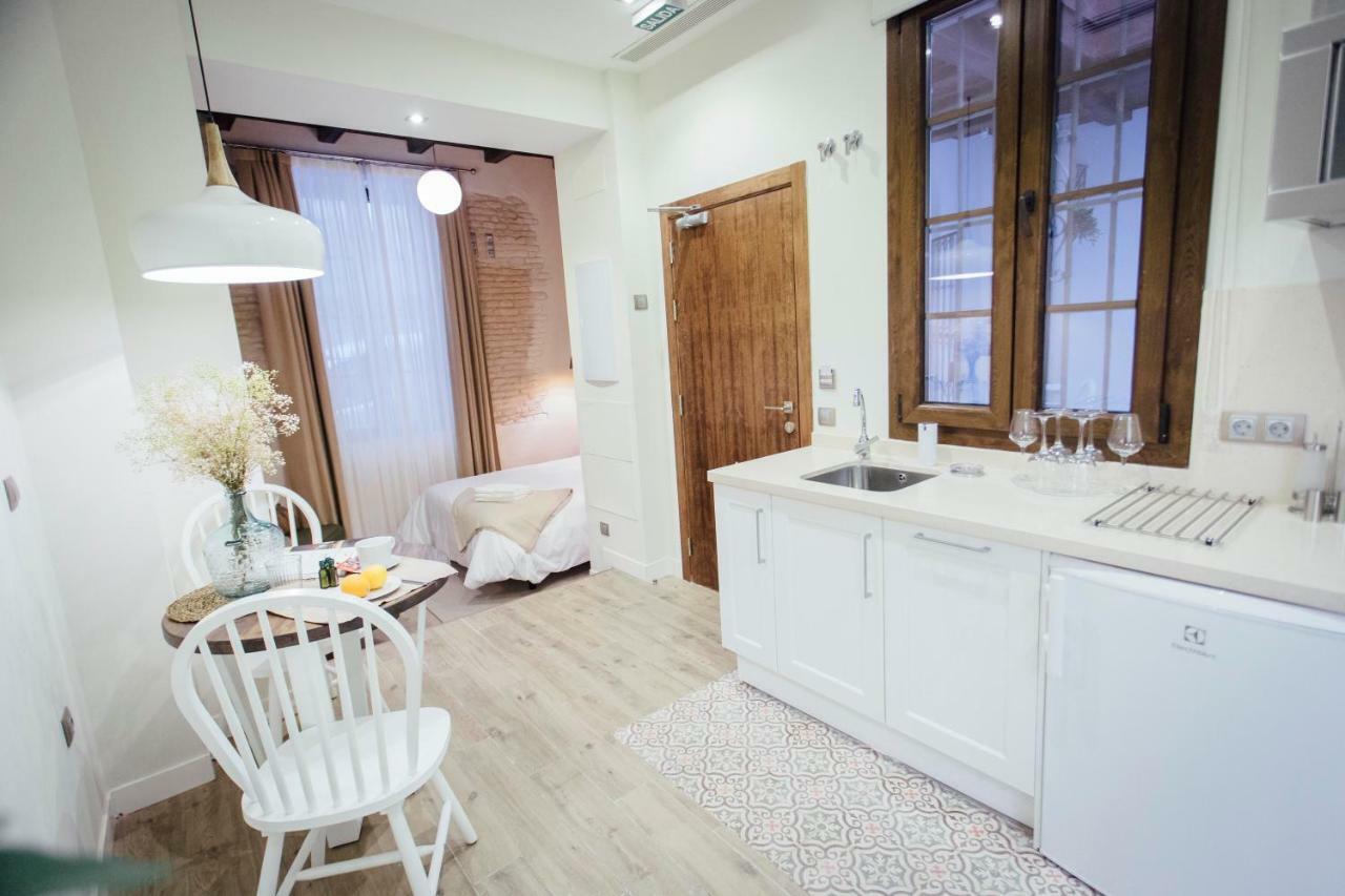 One&Lux Byron Suites Sevilla Eksteriør bilde